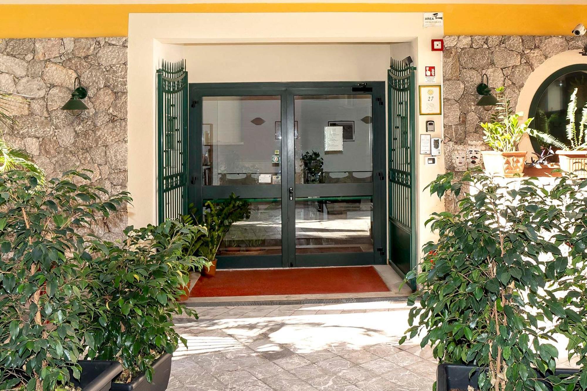Le Tartarughe Aparthotel Letojanni Buitenkant foto