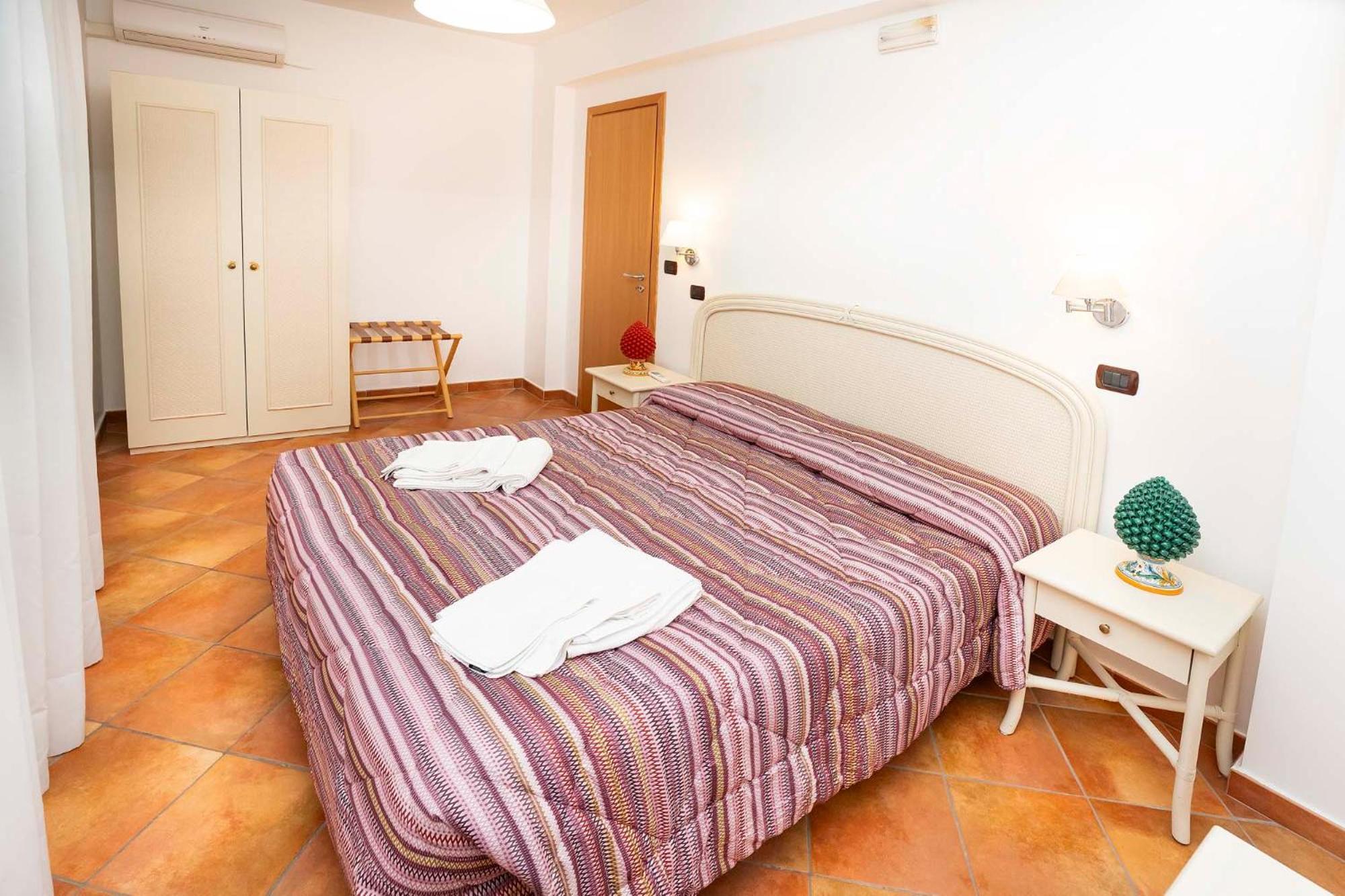 Le Tartarughe Aparthotel Letojanni Buitenkant foto