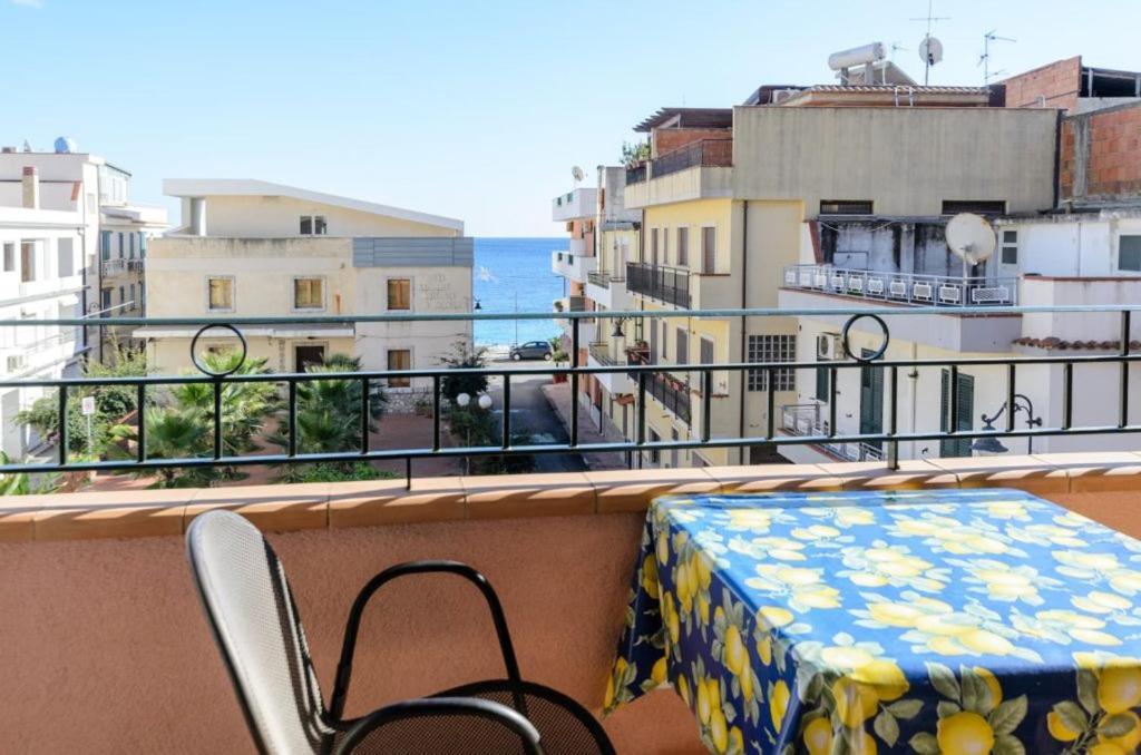 Le Tartarughe Aparthotel Letojanni Buitenkant foto