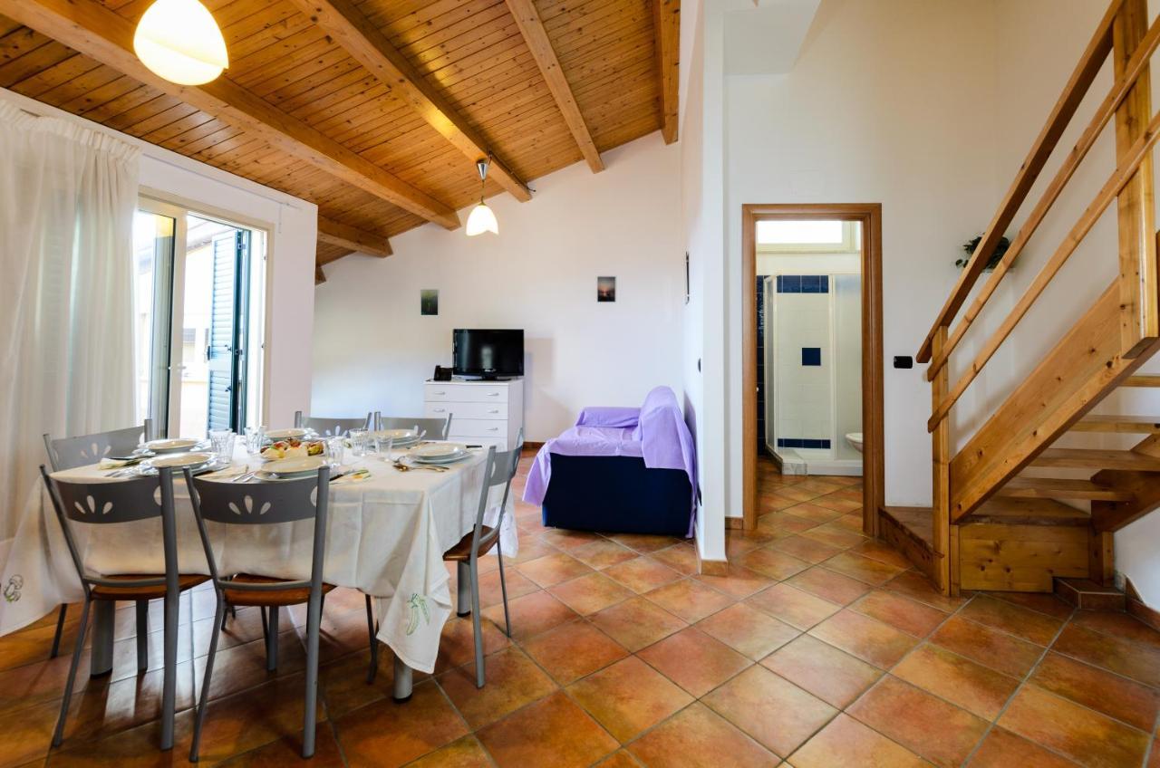 Le Tartarughe Aparthotel Letojanni Buitenkant foto