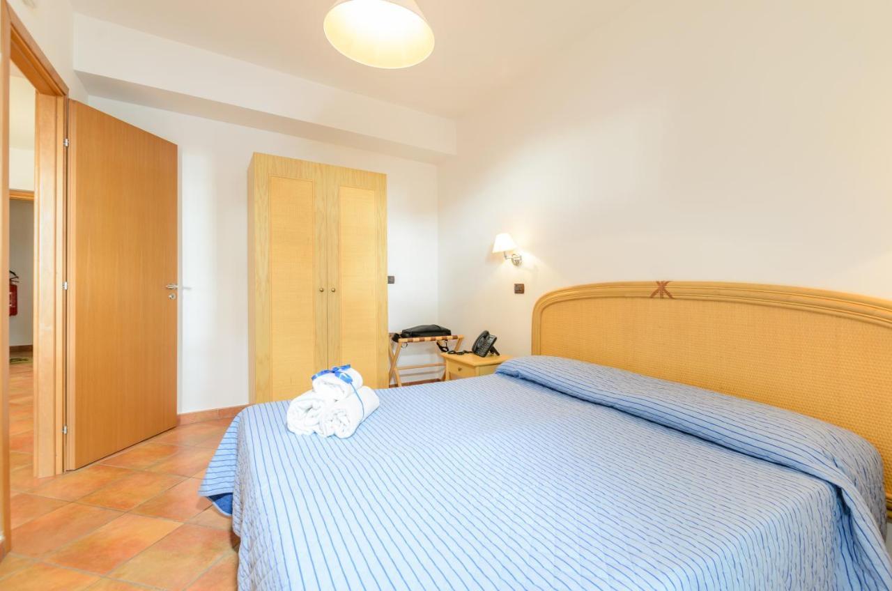 Le Tartarughe Aparthotel Letojanni Buitenkant foto
