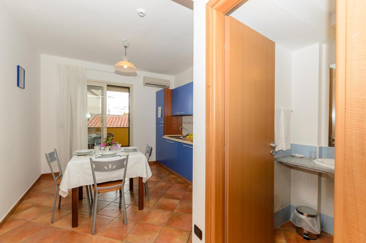 Le Tartarughe Aparthotel Letojanni Buitenkant foto